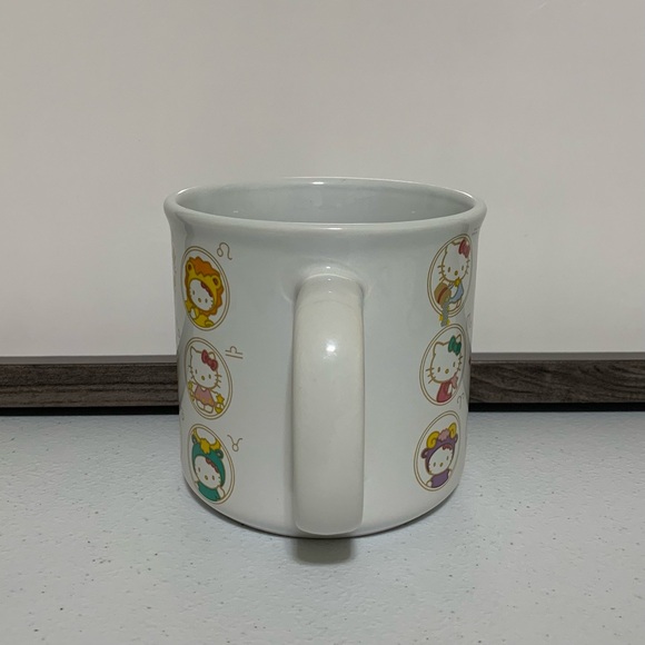 Silver Buffalo Sanrio Hello Kitty Zodiac Pearlescent Ceramic Camper Mug-20 Oz. - Picture 4 of 6